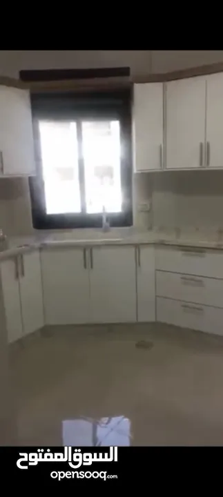 شقه للبيع في منطقه  المصايف مساحه 135متر