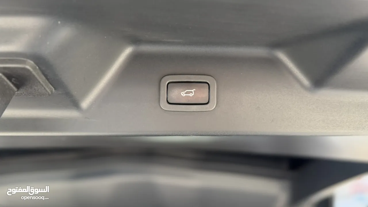 رينج روفر فوك  اوتوجرافي 2019  محرك 4400 ديزل كامل الاضافات  عداد 150000 كيلو