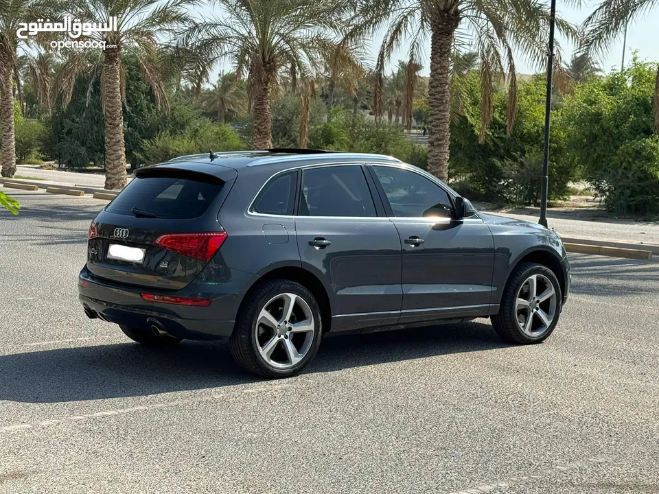 Audi Q5 / 2011 (Grey)