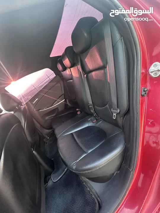 هونداي اكسنت /2014 فل فتحة سقف ديزل اتوماتيك 4 غيار كاملة الإضافات و المميزات