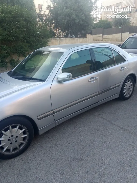 مرسيدس يليجنس E200 2002