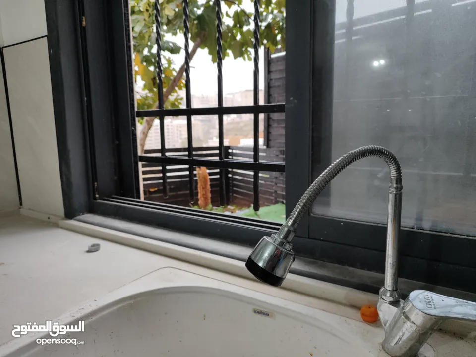 شقة غير مفروشة مع حديقه للايجار في عين مصباح