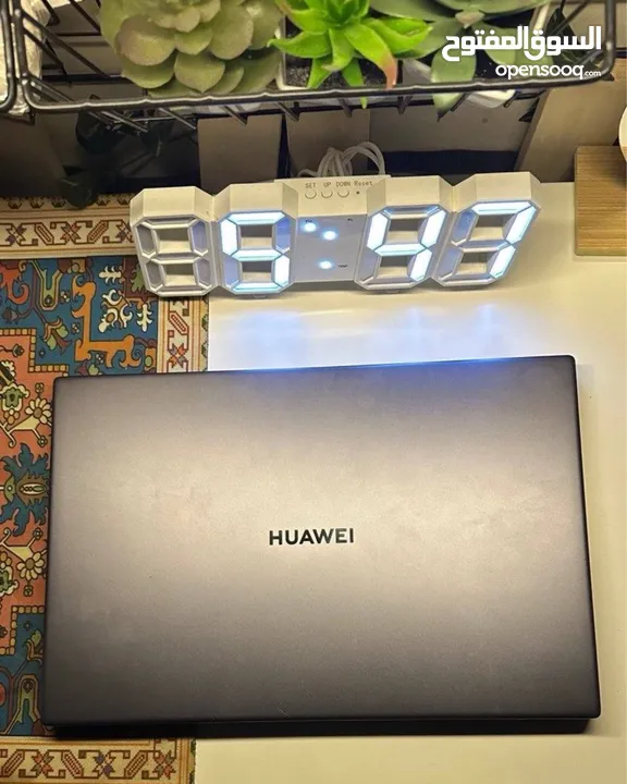 للبيع: لابتوب Huawei MateBook D 14 – مع شاحن وشنطة