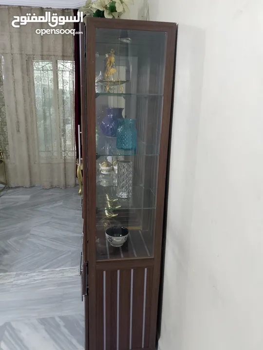 بوفيه للبيع.