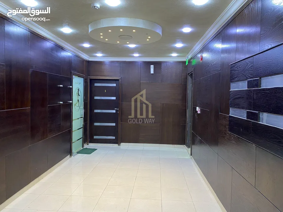 في موقع حيوي ومميز في مرج الحمام مجمع تجاري للبيع مكون من خمس طوابق بسعر مغري/ ref 9027