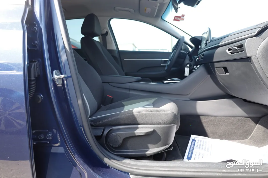 Hyundai sonata with warranty in excellent condition