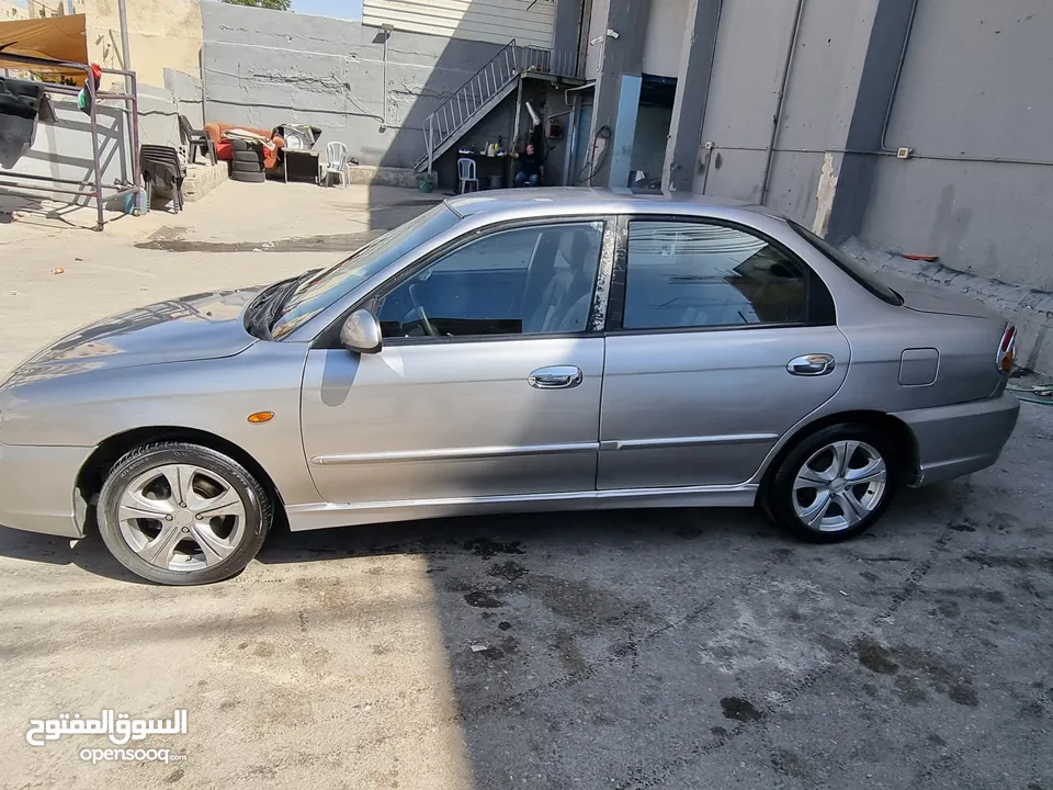 كيا سبيكترا 2001 بسعر 2400 جير عادي سياره نظيفه جدا  kia spectra 2001