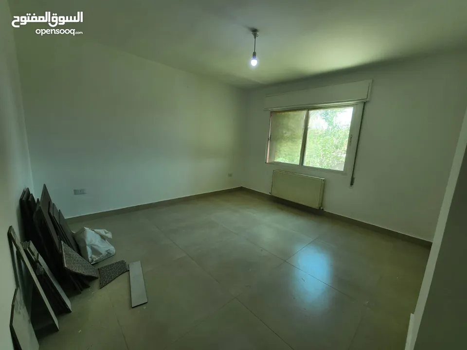 شقة فارغة للإيجار في الصويفية - REF: 14665