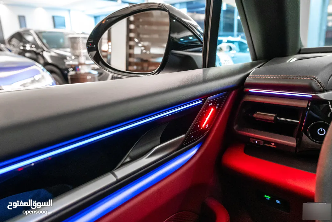 2025 Porsche Macan 4 Electric