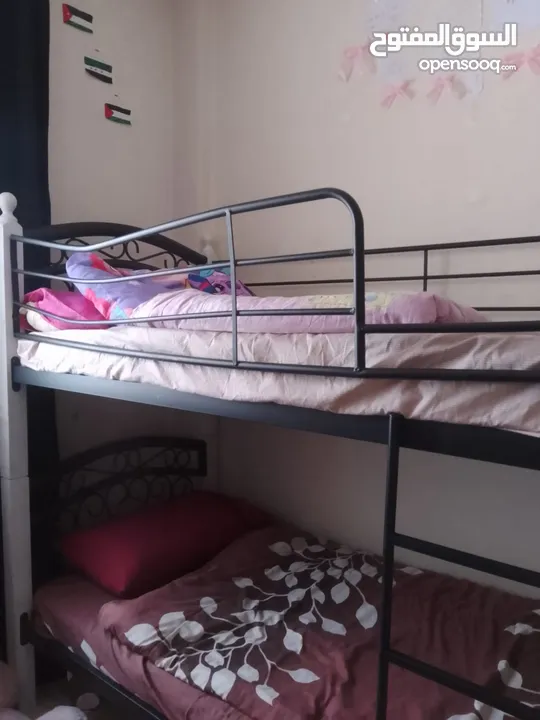 غرفة نوم بناتيه للبيع بحالة جيدة