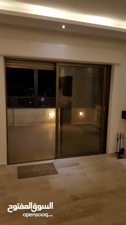 شقه مع روف مميزه للبيع