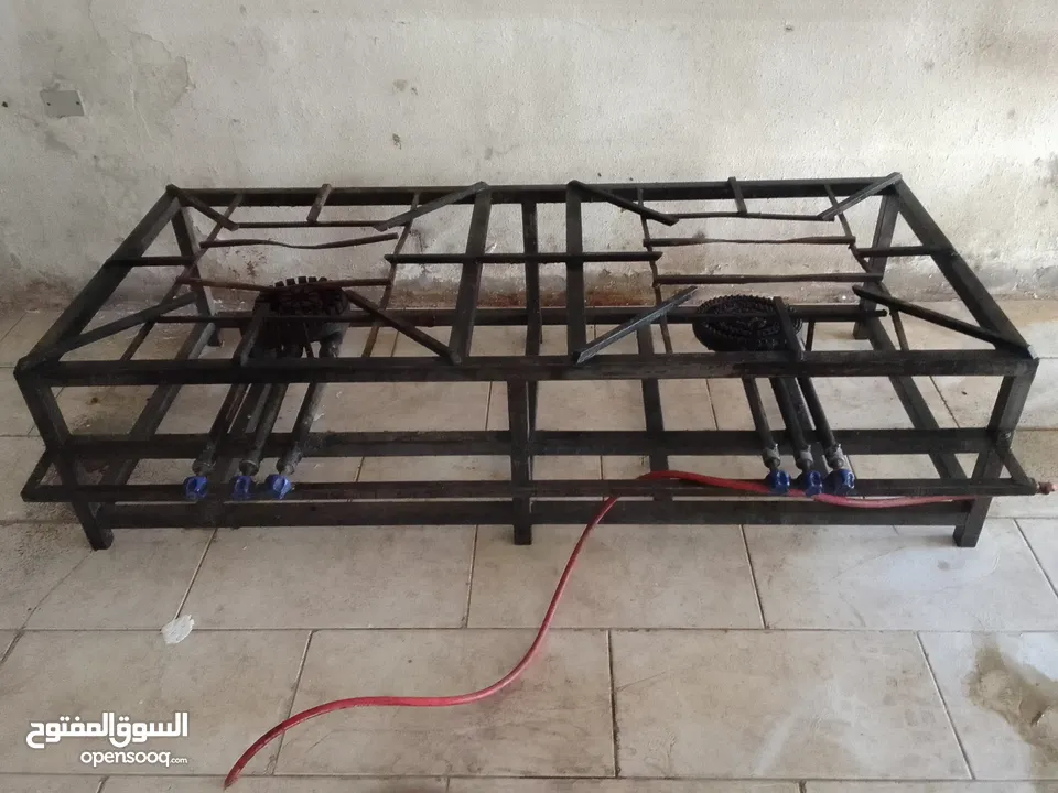 مشوى ثلاثة أمتار ونصف حجر وفحم للمظبي والمشاوي وغازات فنادق