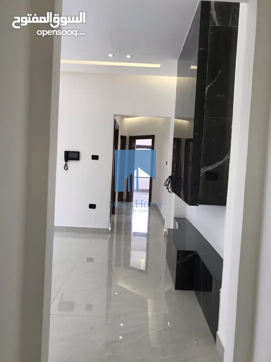 شقة فاخرة للبيع في الكرسي - خلف إدارة السير 165م مع ترس 25م تشطيب سوبر ديلوكس لم تسكن