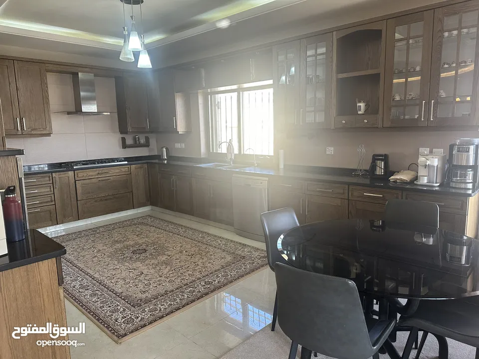 فيلا للايجار السنوي في ضاحية الرشيد