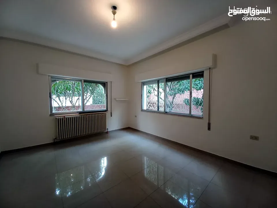 شقة غير مفروشة للإيجار 360م2 ( Property 18341 ) سنوي فقط