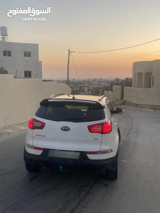 سبورتاج فل الفل فتحه بانورما كل السقف ضواو ليدات قدام ورا  كراسي جلد  صيانه دوريه