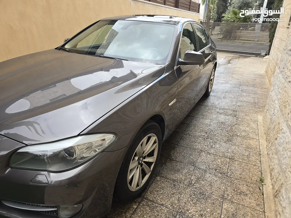 BMW 520i موديل 2013 للبيع بحاله الوكاله عداد قليل 53000 كم