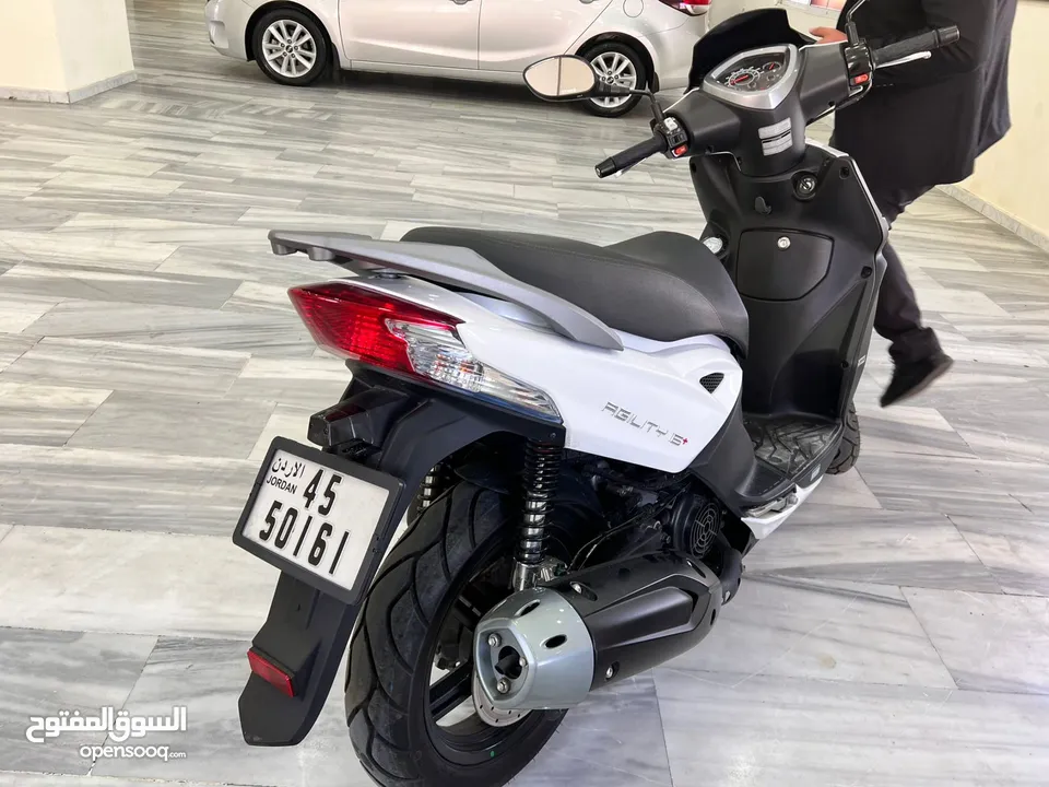 للبيع سكوتر Kymco Agility 16+ 200i موديل 2022 – شبه جديد بحالة ممتازة ومسافة قليلة جدًا