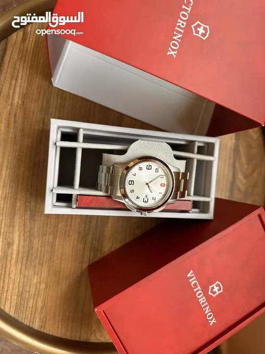 VICTORINOX SWISS ARMY