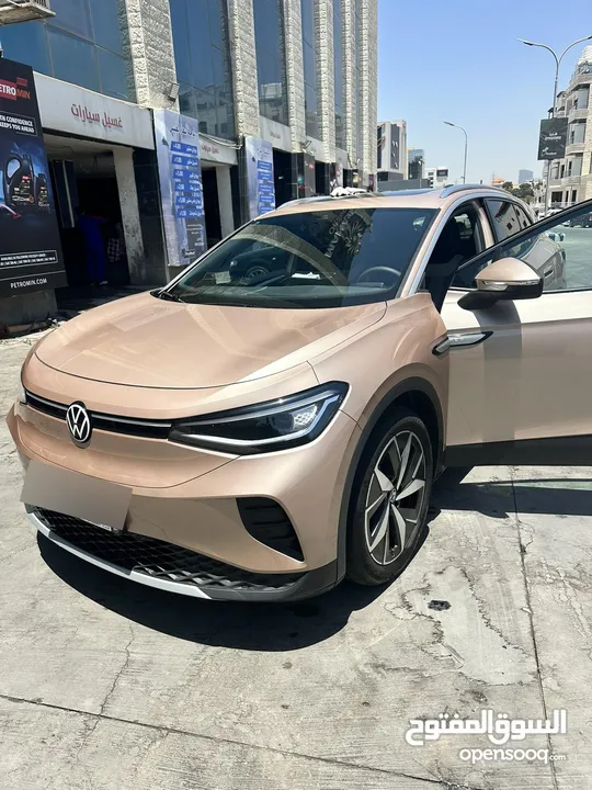 للبيع فولكس فاجن اي دي فور بيور بلص موديل 2021 لون ذهبي  VW ID4 crozz pure+ 2021 Gold color
