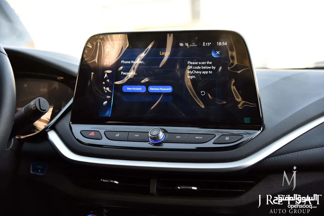 شيفرولية مينلو كهربائية بالكامل متوفر باللونين سلفر بلو وابيض 2023 Chevrolet Menlo EV
