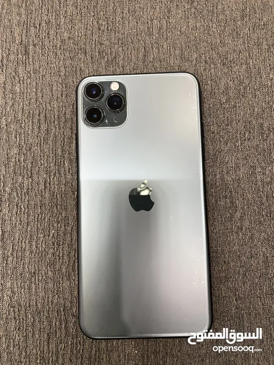 ‏iPhone 11 Pro Max ‏مساحة 256 ‏Face ID شغال  ‏مغير شاشة وبطارية نسبه 100‎% الشاشة فيها كسر بسيط ماثر