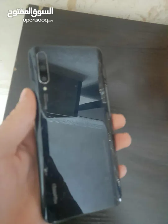 تلفون Y9s بحاله جيده بسعر حرق