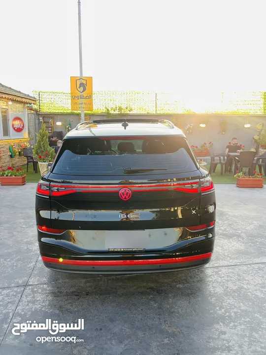 ‏Volkswagen ID6 black edition