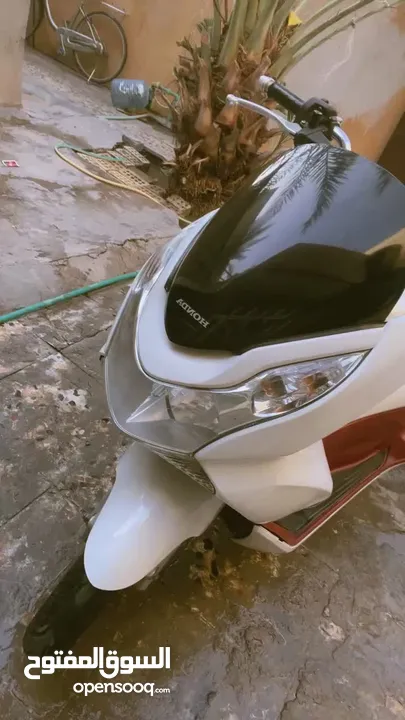 دراجه PCX ياباني