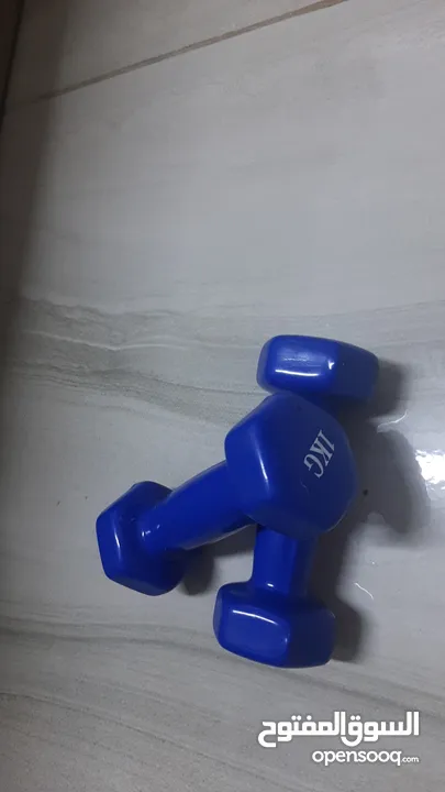 جهاز كروس لم يستخدم بالاضافه الى دامبلز  عدد2