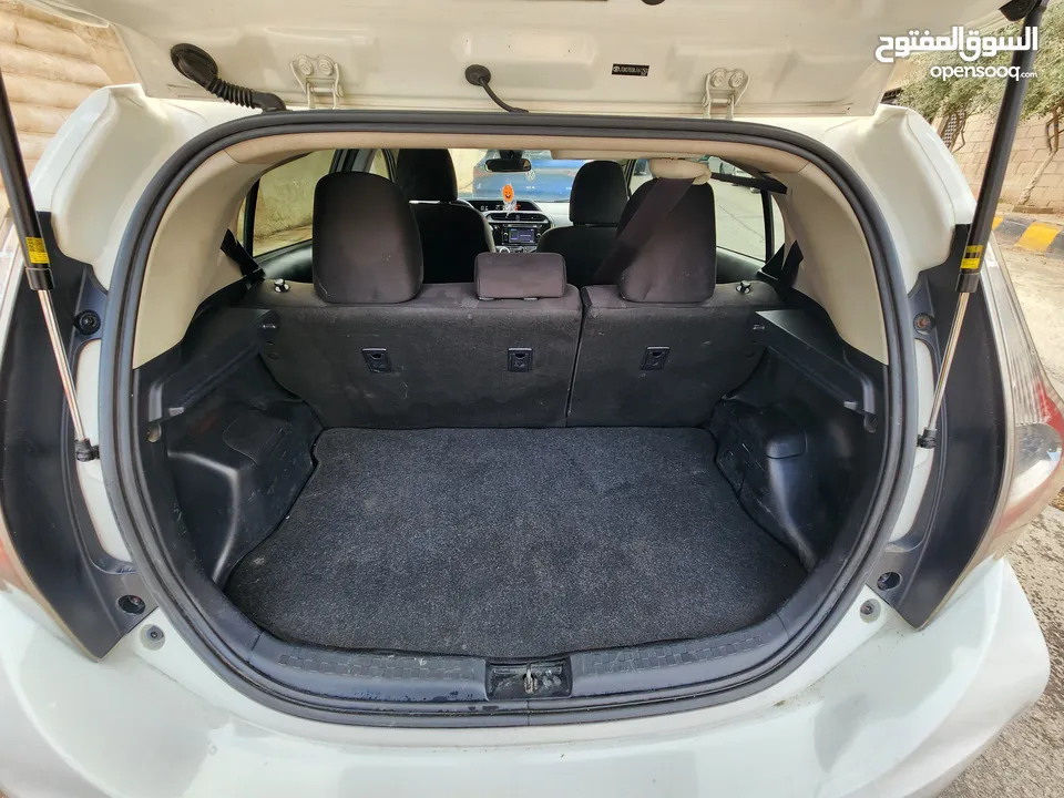 تويوتا بريوس سي 2018  للبيع    TOYOTA   PRIUS C 2018 for Sale   موديل 2018   ترخيص جديد لغاية 2/2026