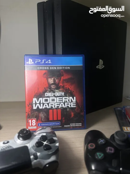 سنة الشراء 2019 Ps4 pro for sale استخدام سنتين فقط