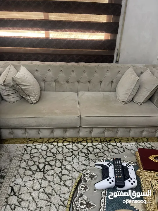 طقم كنب ثلاثية وثنائية
