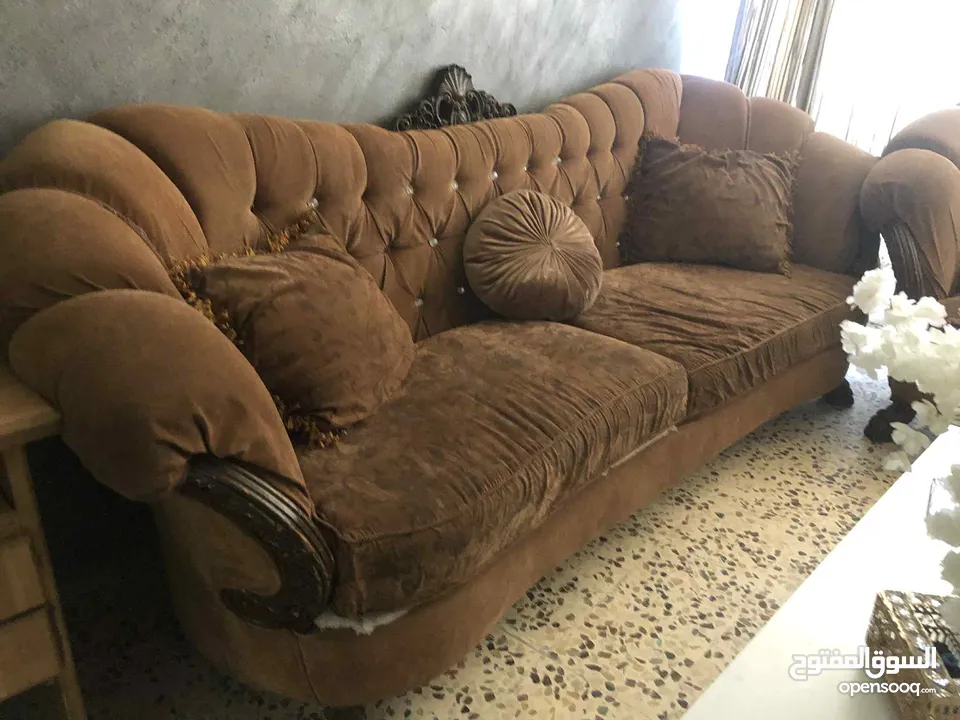 كنب مستعمل بحاله الوكاله
