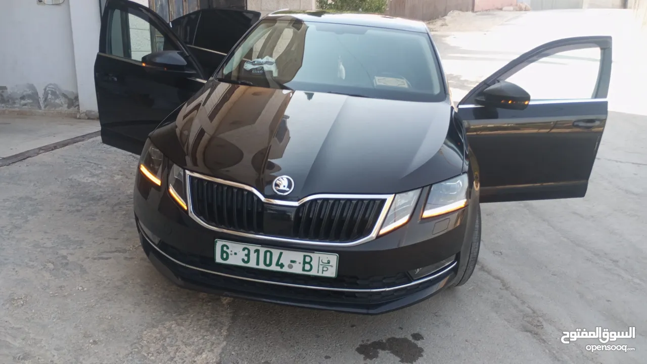 سكودا اوكتافيا 2017 اصل برايفت عداد 102000 بصمة تشغيل مري كهرباء كراسي كهرباء تدفئة كراسي تحكم ستيرن