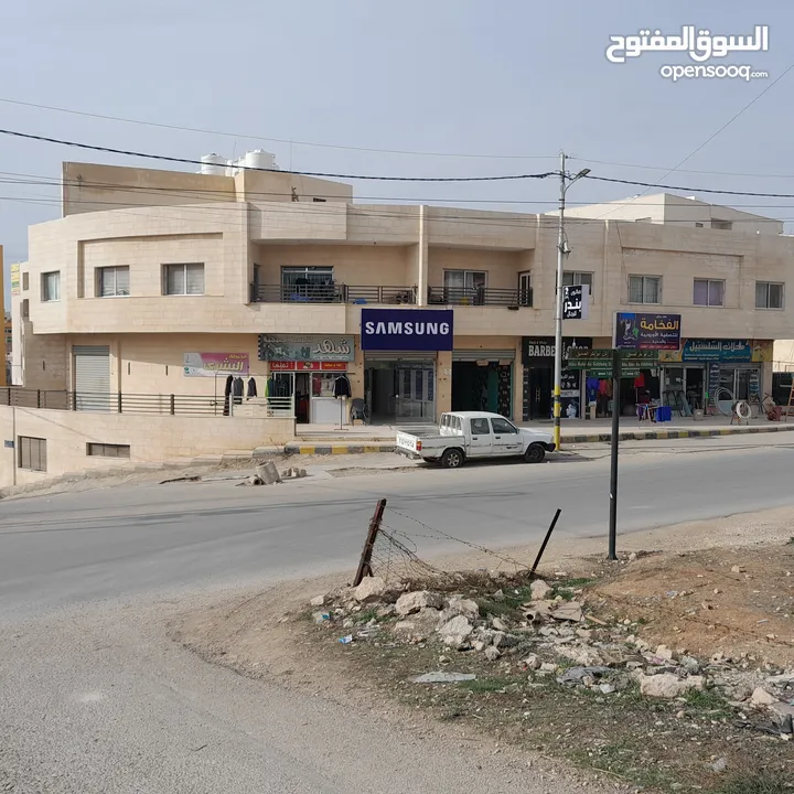 مجمع للبيع مادبا حنينا شارع السلطه بجانب سوبرماكت ابو حبيب الركيبات