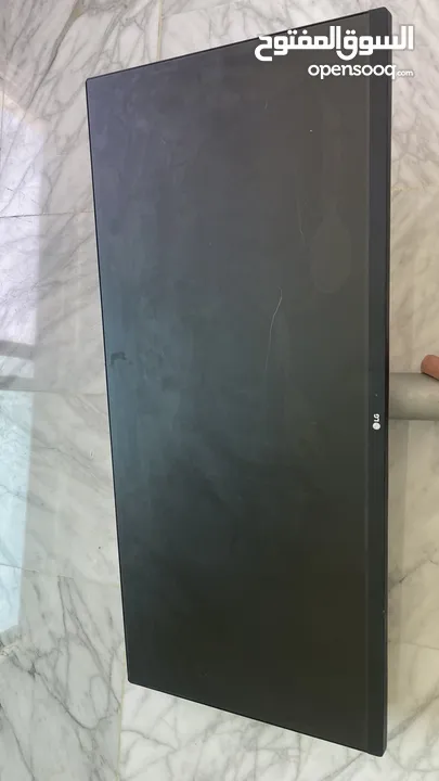 شاشة lg ultra wide  فقط مكسورة الشاشه تحتاج لتبديل تبديلها ب (50)