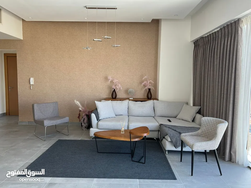شقة مفروشة غرفة وصالة في ابراج داماك العبدلي A _ 102