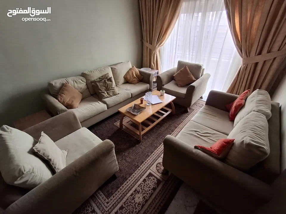 عفش بيت كامل بحالة جيّدة جدا للبيع