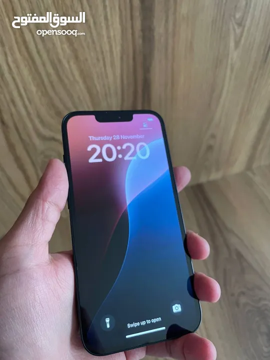 iPhone 13 (128 gb) 86%  أيفون 13 بطاريات عالية بحالة الوكالة   New apple airpods 4