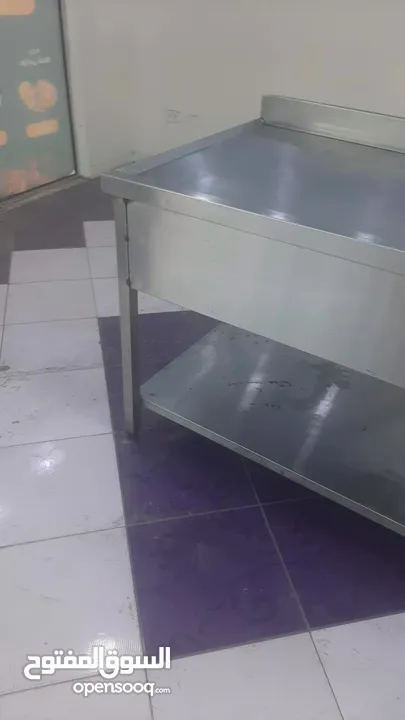مجلى ستانليس ستيل حوضين تفصيل طول 3 متر وعرض متر وارتفاع متر مع رف ستانلس سفلي وارجل تطويل وتقصير