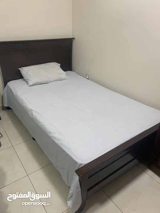 للبيع سريرين 120 مع المراتب سعر السرير 30 ريال