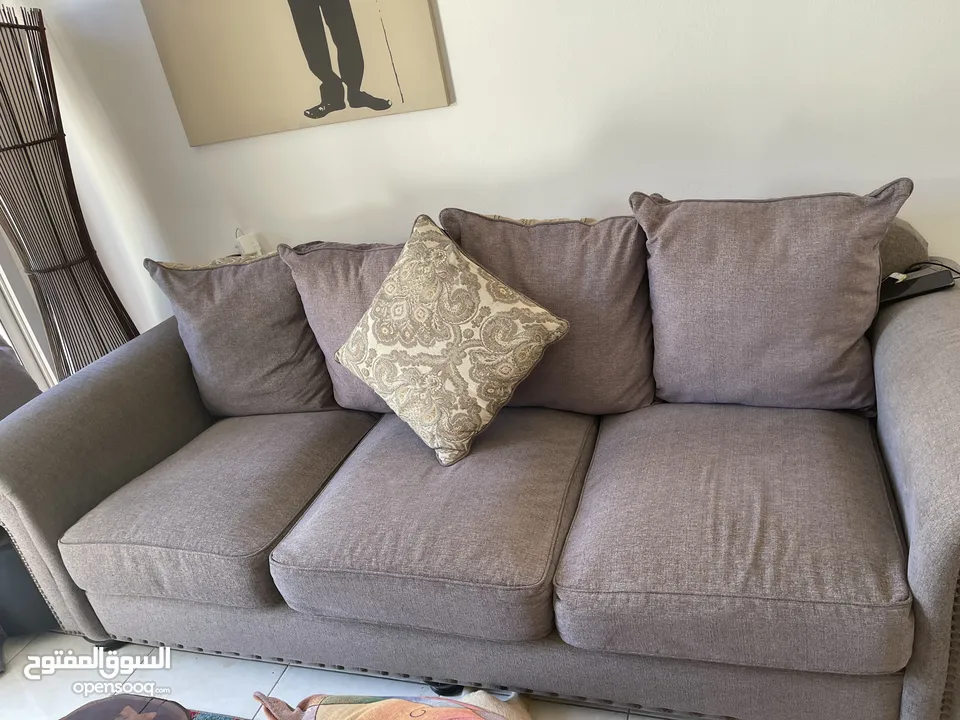 Stylish and Spacious Couch - Imported from Dubai!  !كنبة أنيقة وواسعة - مستوردة من دبي