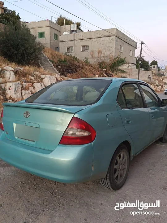 سياره بريوس 2001 خالي قص قلبان 3500 قابل للتفاوض بشي بسيط  السياره دهان الوكاله وترخيص طويل 4فردات و