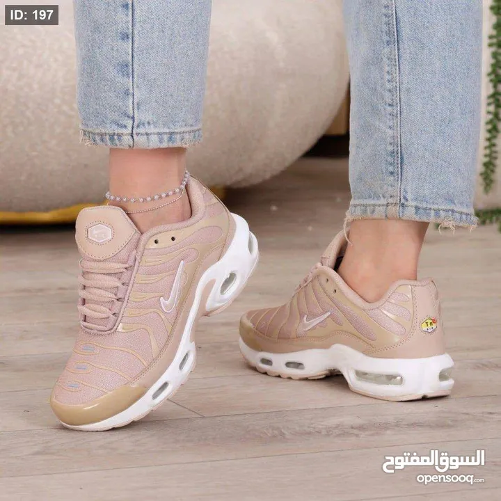 حذاء نسائي رياضيه مريحة جدا
