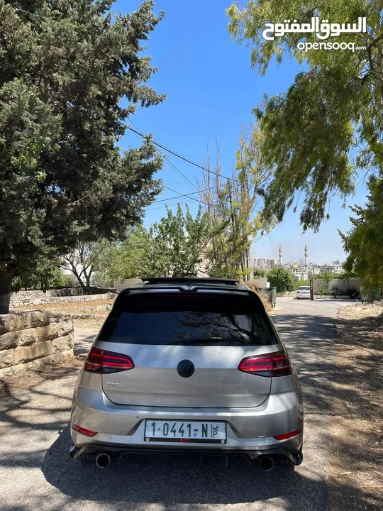 Golf gti mk7.5 للبيع كاش