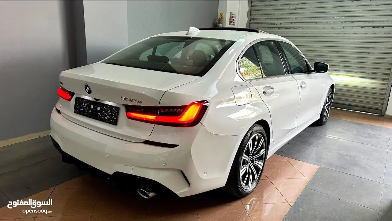 BMW 330e Xdrive M packed الحبة مميزة و بسعر مميز دفع رباعي للعجلات بكامل الاضافات