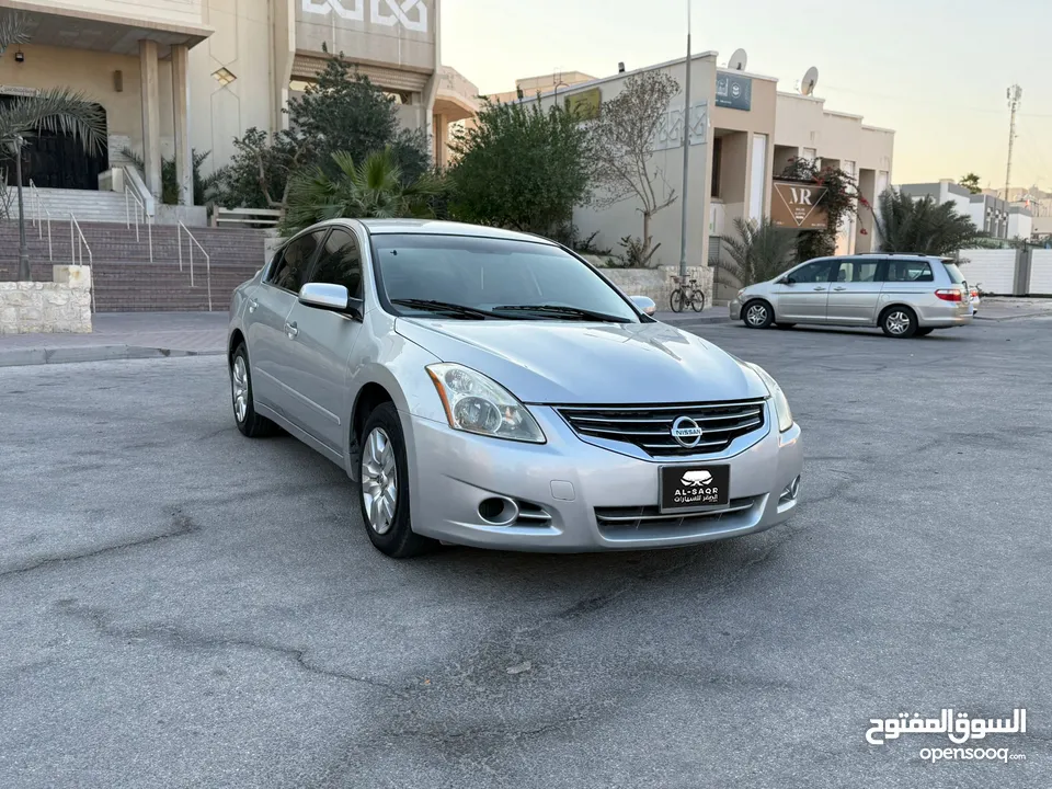 FOR SALE  Nissan Altima  Model: 2012