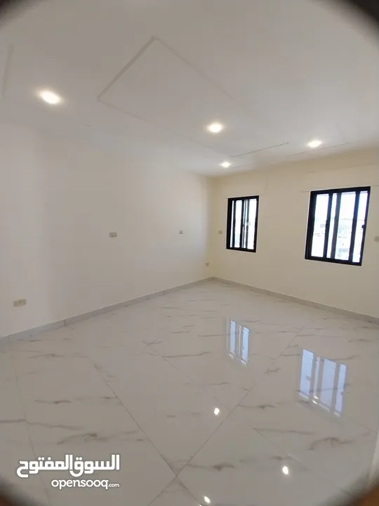 الجندويل  اخير مع روف 131م وتراس واسع