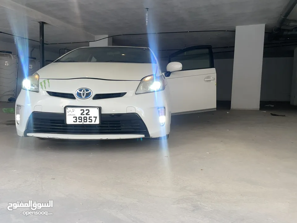 تويوتا بريوس بيرسونا مميزة 2013 للبيع كاش فقط